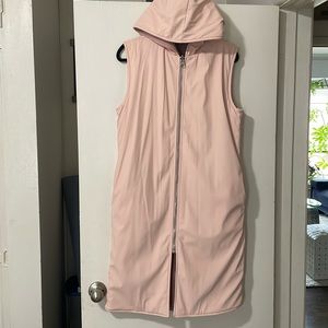 GORGEOUS Levi’s Made & Crafted long pink vest with hood 🐷